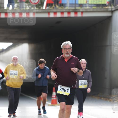 05.10.2025 - 20. swb-Marathon Bremen Michael Strokosch http://msf.ph/oto/9208559 05.10.2025 11:05:21 Laufen 11494, 7007, 10499 meine-sportfotos.de