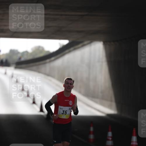 05.10.2025 - 20. swb-Marathon Bremen Michael Strokosch http://msf.ph/oto/9209584 05.10.2025 10:23:58 Laufen 35 meine-sportfotos.de