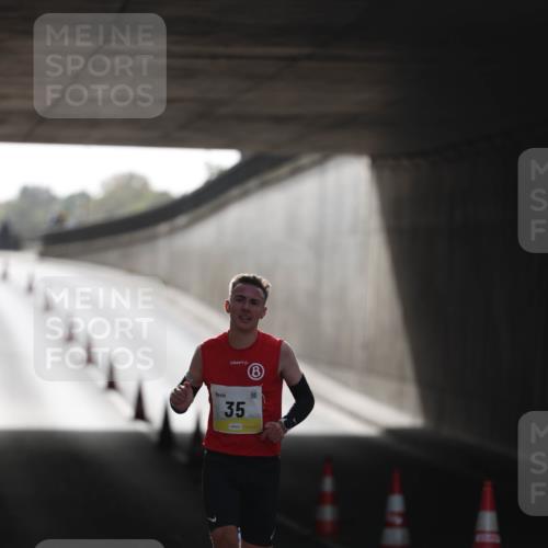 05.10.2025 - 20. swb-Marathon Bremen Michael Strokosch http://msf.ph/oto/9209585 05.10.2025 10:23:58 Laufen 35 meine-sportfotos.de