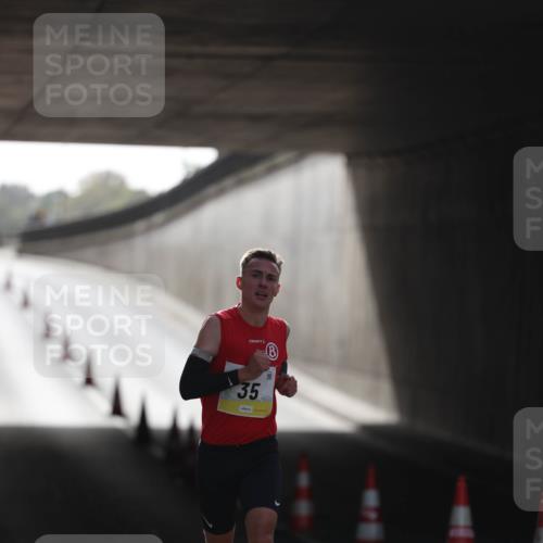 05.10.2025 - 20. swb-Marathon Bremen Michael Strokosch http://msf.ph/oto/9209586 05.10.2025 10:23:58 Laufen 35 meine-sportfotos.de