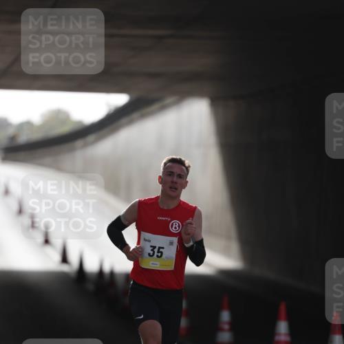 05.10.2025 - 20. swb-Marathon Bremen Michael Strokosch http://msf.ph/oto/9209587 05.10.2025 10:23:58 Laufen 35 meine-sportfotos.de