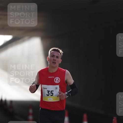 05.10.2025 - 20. swb-Marathon Bremen Michael Strokosch http://msf.ph/oto/9209590 05.10.2025 10:23:59 Laufen 35 meine-sportfotos.de