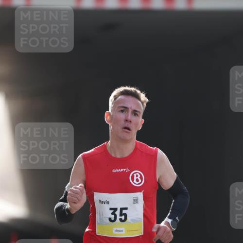 05.10.2025 - 20. swb-Marathon Bremen Michael Strokosch http://msf.ph/oto/9209592 05.10.2025 10:24:00 Laufen 35 meine-sportfotos.de