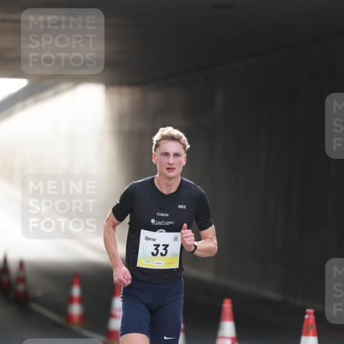 05.10.2025 - 20. swb-Marathon Bremen Michael Strokosch http://msf.ph/oto/9209613 05.10.2025 10:25:20 Laufen 01991, 33 meine-sportfotos.de