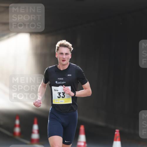 05.10.2025 - 20. swb-Marathon Bremen Michael Strokosch http://msf.ph/oto/9209614 05.10.2025 10:25:20 Laufen 33, 01991 meine-sportfotos.de