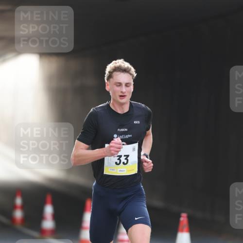 05.10.2025 - 20. swb-Marathon Bremen Michael Strokosch http://msf.ph/oto/9209615 05.10.2025 10:25:20 Laufen 01991, 33 meine-sportfotos.de