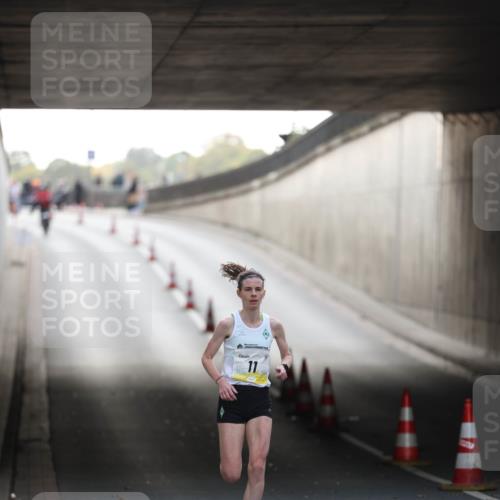05.10.2025 - 20. swb-Marathon Bremen Michael Strokosch http://msf.ph/oto/9209622 05.10.2025 10:26:57 Laufen 11 meine-sportfotos.de