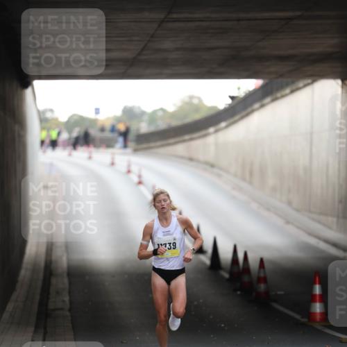 05.10.2025 - 20. swb-Marathon Bremen Michael Strokosch http://msf.ph/oto/9209638 05.10.2025 10:27:25 Laufen 1739 meine-sportfotos.de