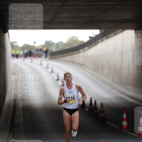 05.10.2025 - 20. swb-Marathon Bremen Michael Strokosch http://msf.ph/oto/9209639 05.10.2025 10:27:25 Laufen 1739 meine-sportfotos.de