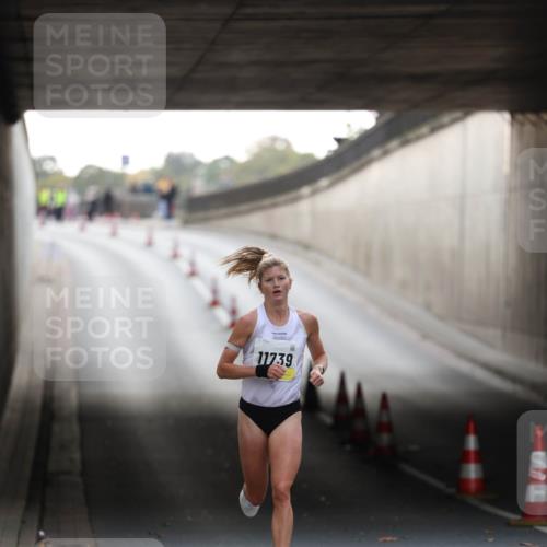 05.10.2025 - 20. swb-Marathon Bremen Michael Strokosch http://msf.ph/oto/9209640 05.10.2025 10:27:26 Laufen 11739 meine-sportfotos.de
