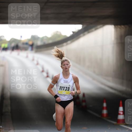 05.10.2025 - 20. swb-Marathon Bremen Michael Strokosch http://msf.ph/oto/9209644 05.10.2025 10:27:26 Laufen 11739 meine-sportfotos.de