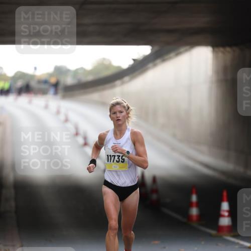 05.10.2025 - 20. swb-Marathon Bremen Michael Strokosch http://msf.ph/oto/9209645 05.10.2025 10:27:27 Laufen 11739 meine-sportfotos.de