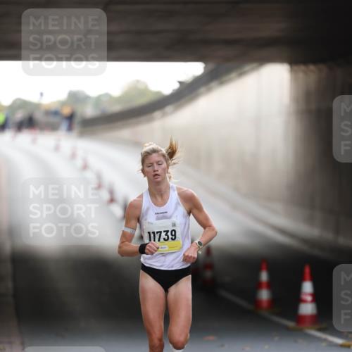 05.10.2025 - 20. swb-Marathon Bremen Michael Strokosch http://msf.ph/oto/9209646 05.10.2025 10:27:27 Laufen 11739 meine-sportfotos.de