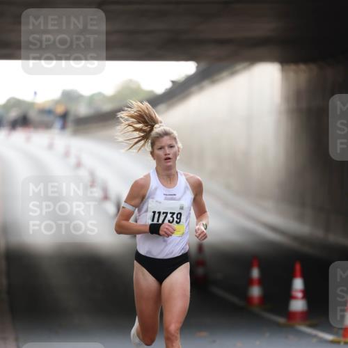 05.10.2025 - 20. swb-Marathon Bremen Michael Strokosch http://msf.ph/oto/9209647 05.10.2025 10:27:27 Laufen 02120, 11739 meine-sportfotos.de