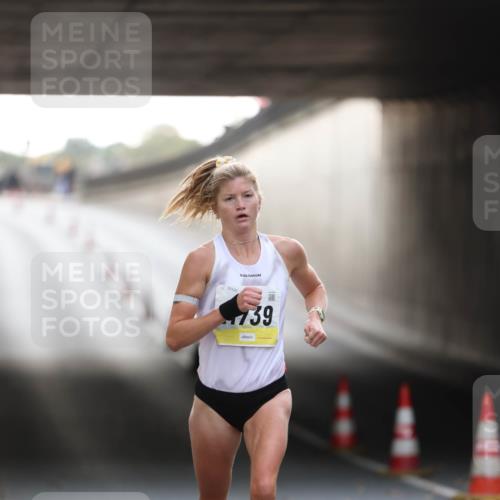 05.10.2025 - 20. swb-Marathon Bremen Michael Strokosch http://msf.ph/oto/9209650 05.10.2025 10:27:28 Laufen 02120, 739 meine-sportfotos.de