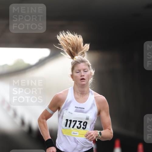05.10.2025 - 20. swb-Marathon Bremen Michael Strokosch http://msf.ph/oto/9209654 05.10.2025 10:27:28 Laufen 02120, 11739 meine-sportfotos.de