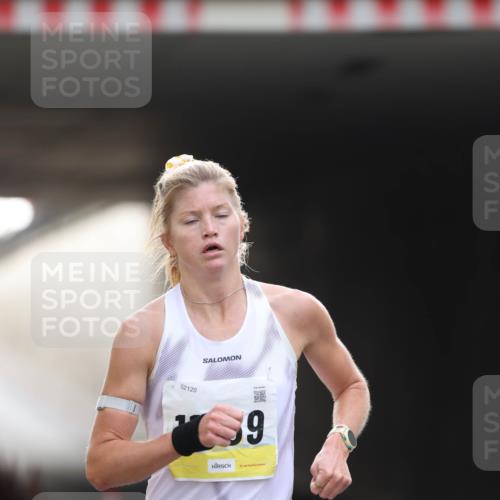 05.10.2025 - 20. swb-Marathon Bremen Michael Strokosch http://msf.ph/oto/9209656 05.10.2025 10:27:29 Laufen 02120, 9 meine-sportfotos.de