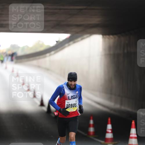 05.10.2025 - 20. swb-Marathon Bremen Michael Strokosch http://msf.ph/oto/9209662 05.10.2025 10:28:04 Laufen 10905 meine-sportfotos.de