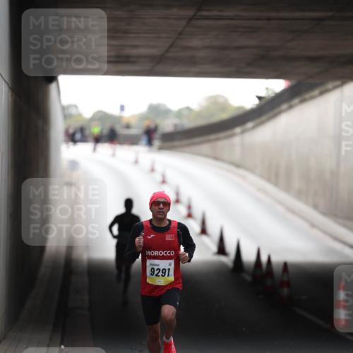 05.10.2025 - 20. swb-Marathon Bremen Michael Strokosch http://msf.ph/oto/9209675 05.10.2025 10:28:20 Laufen 9291 meine-sportfotos.de