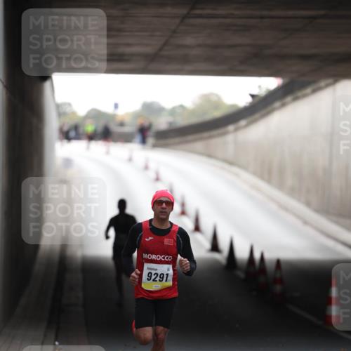 05.10.2025 - 20. swb-Marathon Bremen Michael Strokosch http://msf.ph/oto/9209676 05.10.2025 10:28:20 Laufen 9291 meine-sportfotos.de
