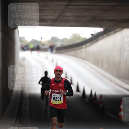 05.10.2025 - 20. swb-Marathon Bremen Michael Strokosch http://msf.ph/oto/9209677 05.10.2025 10:28:21 Laufen 9291 meine-sportfotos.de
