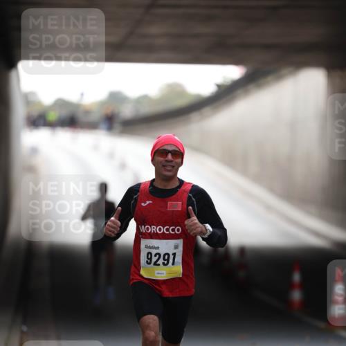 05.10.2025 - 20. swb-Marathon Bremen Michael Strokosch http://msf.ph/oto/9209682 05.10.2025 10:28:22 Laufen 9291 meine-sportfotos.de