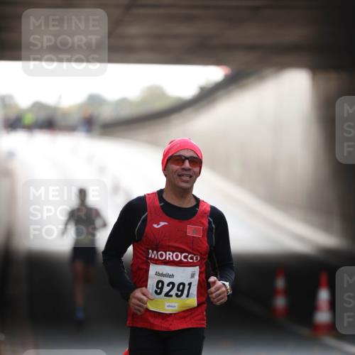 05.10.2025 - 20. swb-Marathon Bremen Michael Strokosch http://msf.ph/oto/9209684 05.10.2025 10:28:22 Laufen 9291 meine-sportfotos.de