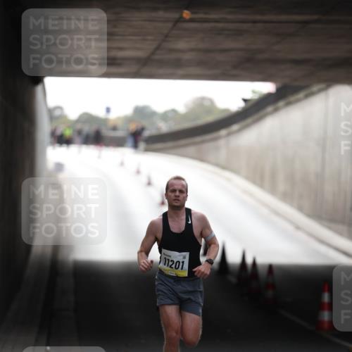 05.10.2025 - 20. swb-Marathon Bremen Michael Strokosch http://msf.ph/oto/9209691 05.10.2025 10:28:26 Laufen 11201 meine-sportfotos.de
