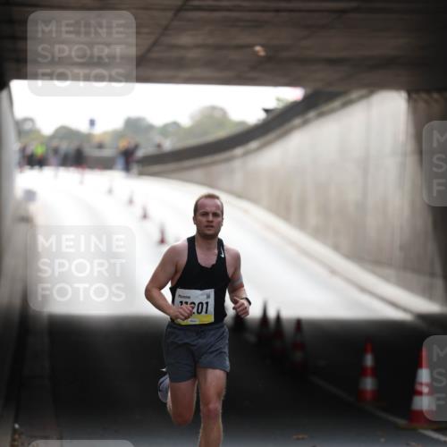 05.10.2025 - 20. swb-Marathon Bremen Michael Strokosch http://msf.ph/oto/9209692 05.10.2025 10:28:26 Laufen 201 meine-sportfotos.de