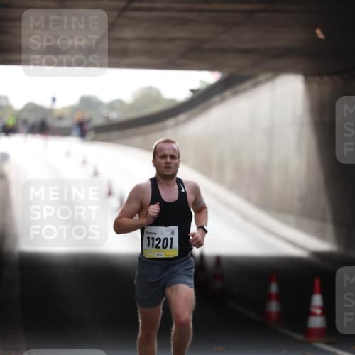 05.10.2025 - 20. swb-Marathon Bremen Michael Strokosch http://msf.ph/oto/9209694 05.10.2025 10:28:27 Laufen 11201 meine-sportfotos.de