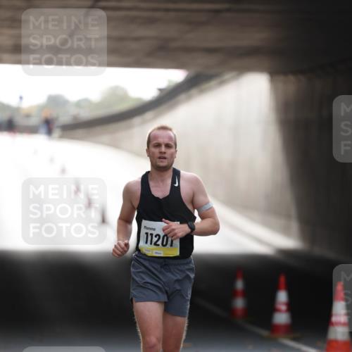 05.10.2025 - 20. swb-Marathon Bremen Michael Strokosch http://msf.ph/oto/9209696 05.10.2025 10:28:27 Laufen 11201 meine-sportfotos.de