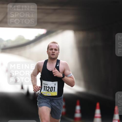 05.10.2025 - 20. swb-Marathon Bremen Michael Strokosch http://msf.ph/oto/9209698 05.10.2025 10:28:28 Laufen 11201, 02469 meine-sportfotos.de