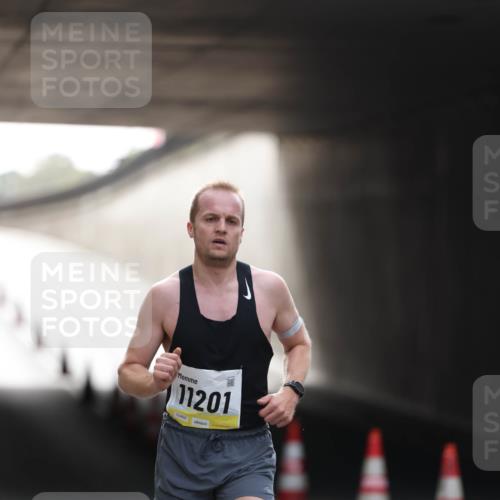 05.10.2025 - 20. swb-Marathon Bremen Michael Strokosch http://msf.ph/oto/9209699 05.10.2025 10:28:28 Laufen 11201, 02469 meine-sportfotos.de