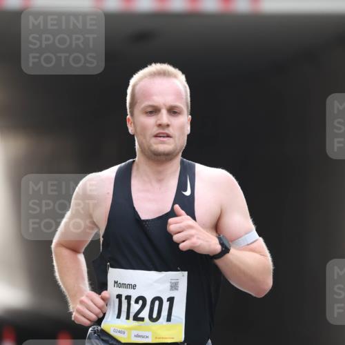 05.10.2025 - 20. swb-Marathon Bremen Michael Strokosch http://msf.ph/oto/9209703 05.10.2025 10:28:30 Laufen 11201, 02469 meine-sportfotos.de