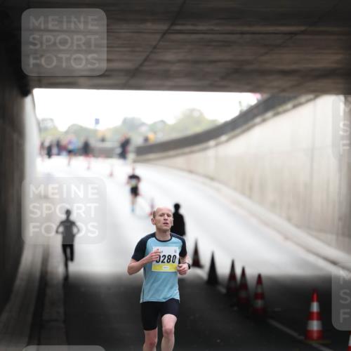 05.10.2025 - 20. swb-Marathon Bremen Michael Strokosch http://msf.ph/oto/9209705 05.10.2025 10:28:56 Laufen 280 meine-sportfotos.de