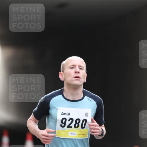 05.10.2025 - 20. swb-Marathon Bremen Michael Strokosch http://msf.ph/oto/9209718 05.10.2025 10:29:00 Laufen 9280 meine-sportfotos.de