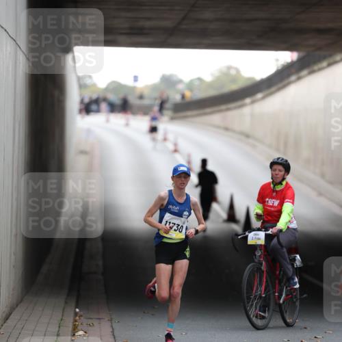 05.10.2025 - 20. swb-Marathon Bremen Michael Strokosch http://msf.ph/oto/9209723 05.10.2025 10:29:05 Laufen 11730, 3 meine-sportfotos.de