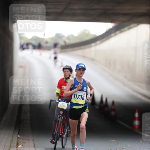 05.10.2025 - 20. swb-Marathon Bremen Michael Strokosch http://msf.ph/oto/9209727 05.10.2025 10:29:06 Laufen 11730 meine-sportfotos.de