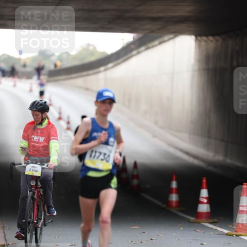05.10.2025 - 20. swb-Marathon Bremen Michael Strokosch http://msf.ph/oto/9209729 05.10.2025 10:29:07 Laufen 11730, 10, 3 meine-sportfotos.de