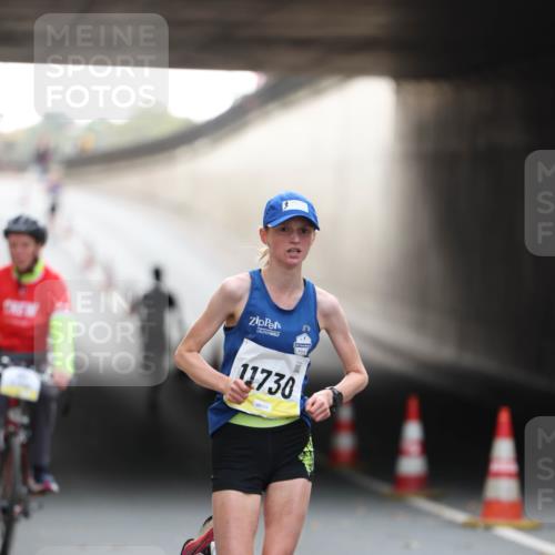05.10.2025 - 20. swb-Marathon Bremen Michael Strokosch http://msf.ph/oto/9209730 05.10.2025 10:29:08 Laufen 11730 meine-sportfotos.de