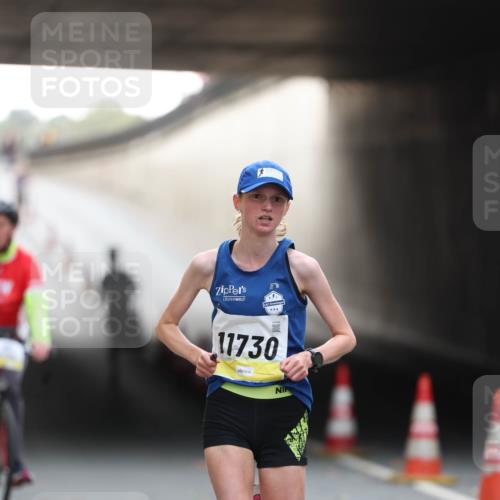 05.10.2025 - 20. swb-Marathon Bremen Michael Strokosch http://msf.ph/oto/9209731 05.10.2025 10:29:08 Laufen 11730 meine-sportfotos.de