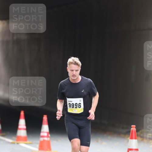 05.10.2025 - 20. swb-Marathon Bremen Michael Strokosch http://msf.ph/oto/9209741 05.10.2025 10:29:16 Laufen 9996 meine-sportfotos.de