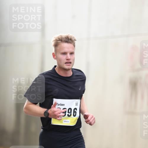 05.10.2025 - 20. swb-Marathon Bremen Michael Strokosch http://msf.ph/oto/9209746 05.10.2025 10:29:17 Laufen 396 meine-sportfotos.de