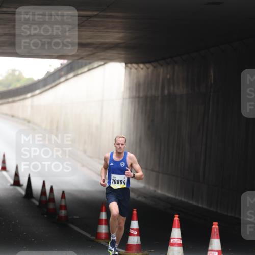 05.10.2025 - 20. swb-Marathon Bremen Michael Strokosch http://msf.ph/oto/9209749 05.10.2025 10:29:26 Laufen 10894 meine-sportfotos.de