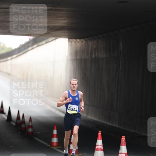 05.10.2025 - 20. swb-Marathon Bremen Michael Strokosch http://msf.ph/oto/9209750 05.10.2025 10:29:26 Laufen 10894 meine-sportfotos.de