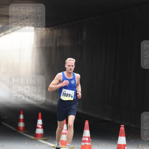 05.10.2025 - 20. swb-Marathon Bremen Michael Strokosch http://msf.ph/oto/9209756 05.10.2025 10:29:28 Laufen 10894 meine-sportfotos.de