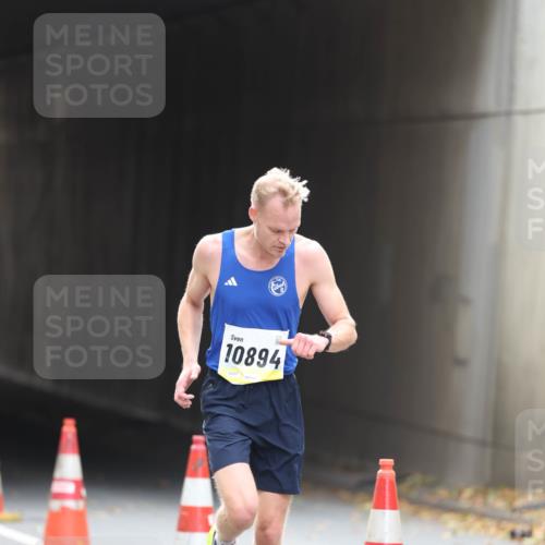 05.10.2025 - 20. swb-Marathon Bremen Michael Strokosch http://msf.ph/oto/9209763 05.10.2025 10:29:29 Laufen 10894, 02477 meine-sportfotos.de
