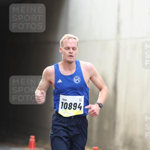 05.10.2025 - 20. swb-Marathon Bremen Michael Strokosch http://msf.ph/oto/9209766 05.10.2025 10:29:30 Laufen 10894, 02477 meine-sportfotos.de
