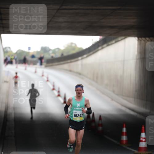 05.10.2025 - 20. swb-Marathon Bremen Michael Strokosch http://msf.ph/oto/9209771 05.10.2025 10:29:53 Laufen 10247 meine-sportfotos.de