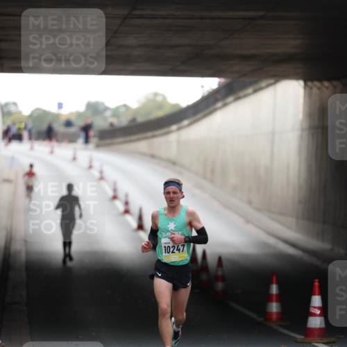 05.10.2025 - 20. swb-Marathon Bremen Michael Strokosch http://msf.ph/oto/9209772 05.10.2025 10:29:53 Laufen 10247 meine-sportfotos.de